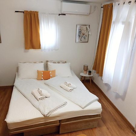 Ljubovic Apartman พอดโกริกา ภายนอก รูปภาพ