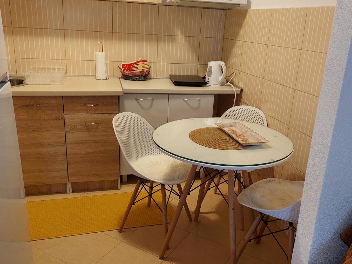 Ljubovic Apartman พอดโกริกา ภายนอก รูปภาพ