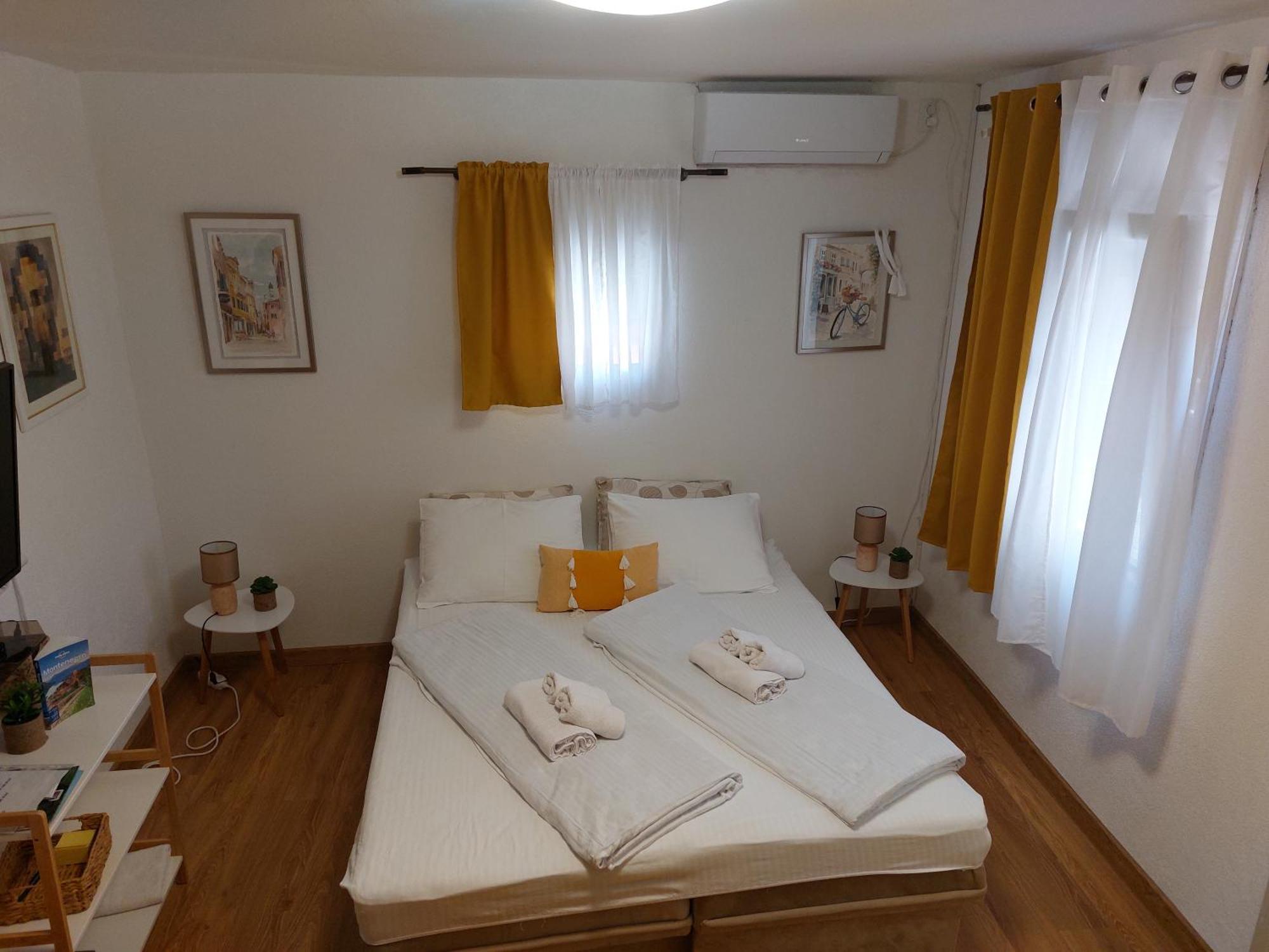 Ljubovic Apartman พอดโกริกา ภายนอก รูปภาพ