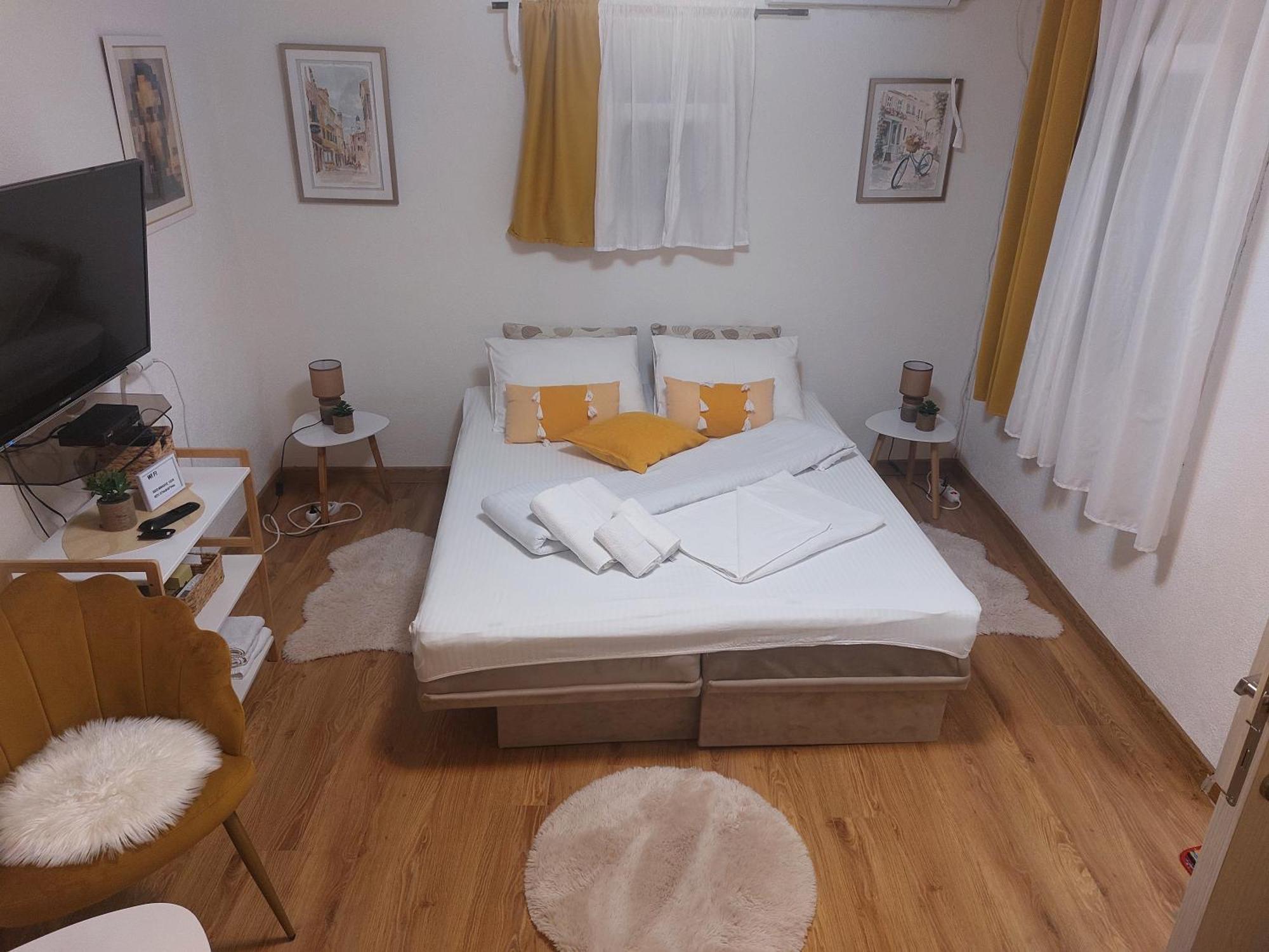 Ljubovic Apartman พอดโกริกา ภายนอก รูปภาพ